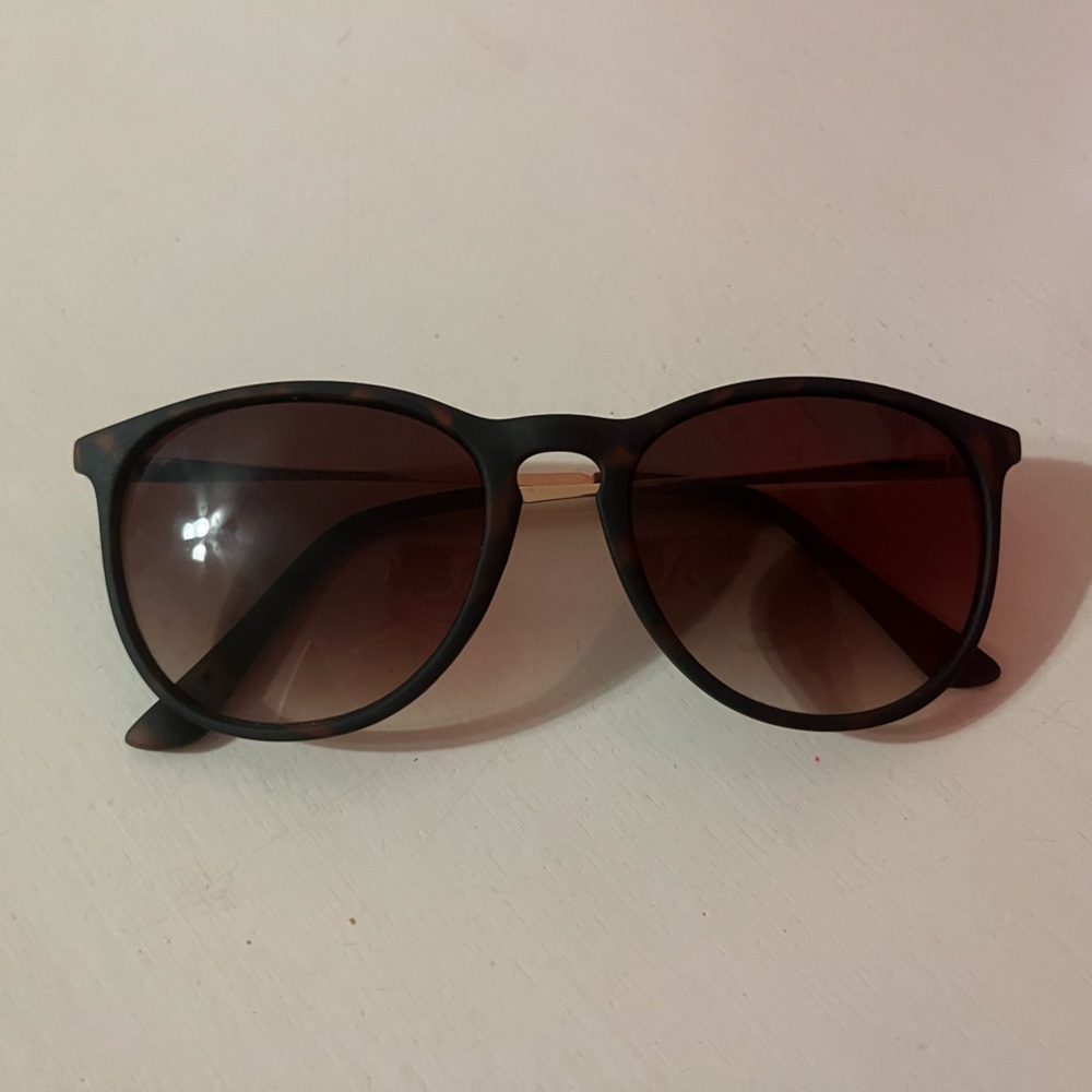 Women’s sunglasses